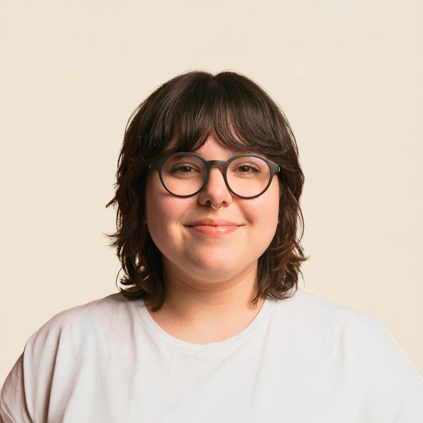 this is me with my short, brown hair. I'm using a white shirt, and it's those design-ish profile pictures, you know? I also wear a nose piercing, 'cause I have style. that's it, an accessibility secret for you!